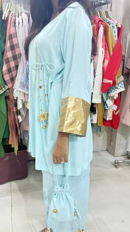 The Faiza Saree view 3